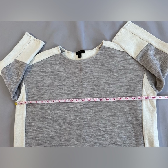 J. Crew Gray / Cream Acrylic Wool Blend Sweater Sz Medium Women’s - Picture 4 of 11